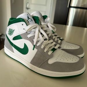 AIR JORDAN 1 MID SE 'GREY PINE GREEN'